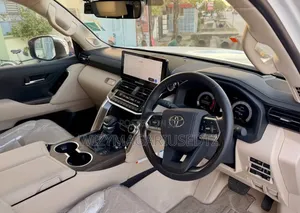 New Toyota Land Cruiser 2025 Off white