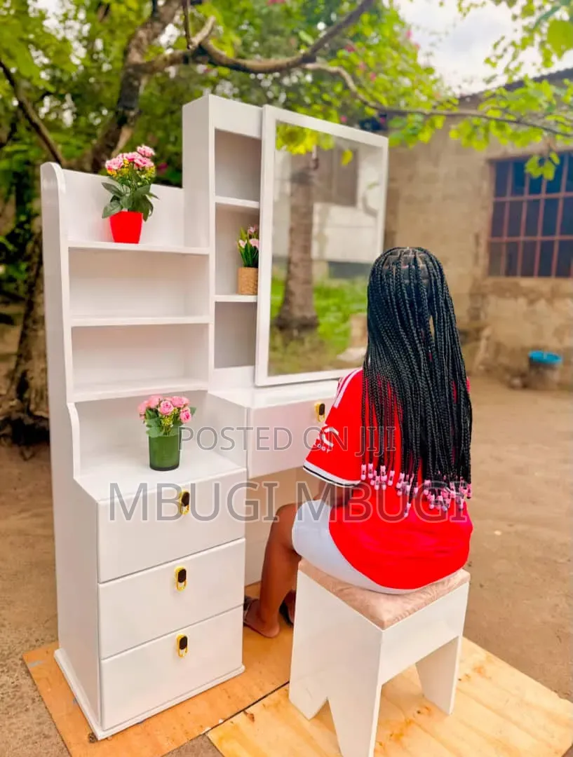 Dressing Table Na Kiti