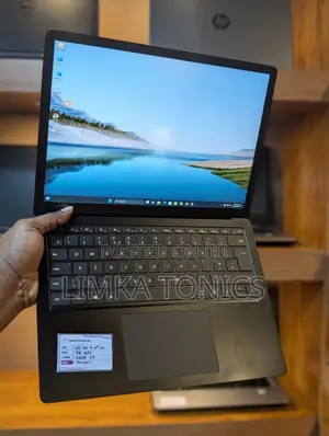 New Laptop Microsoft Surface Laptop 3 8GB Intel Core i5 SSD 256GB
