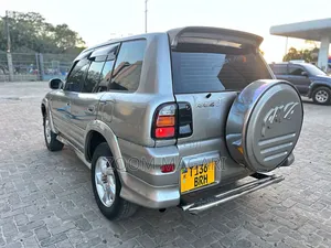 Toyota RAV4 Automatic 2000 Silver