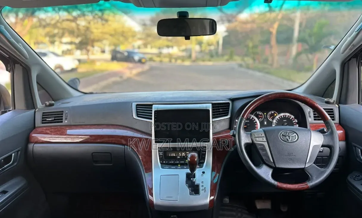Toyota Vellfire 2010 Black