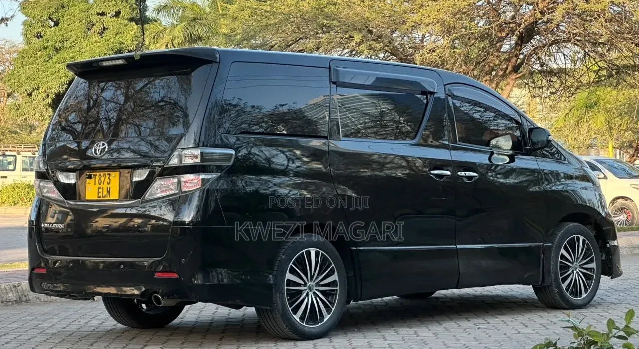 Toyota Vellfire 2010 Black