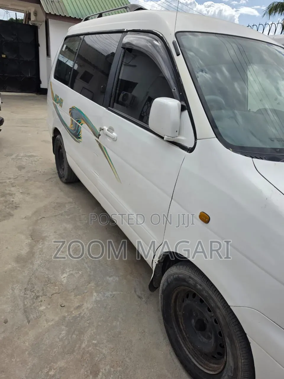 Toyota Noah 2001 White