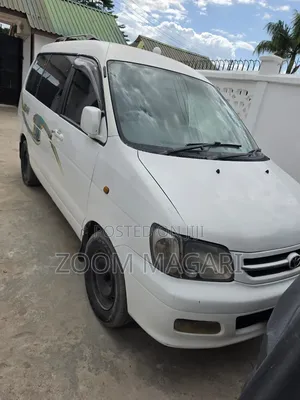 Toyota Noah 2001 White