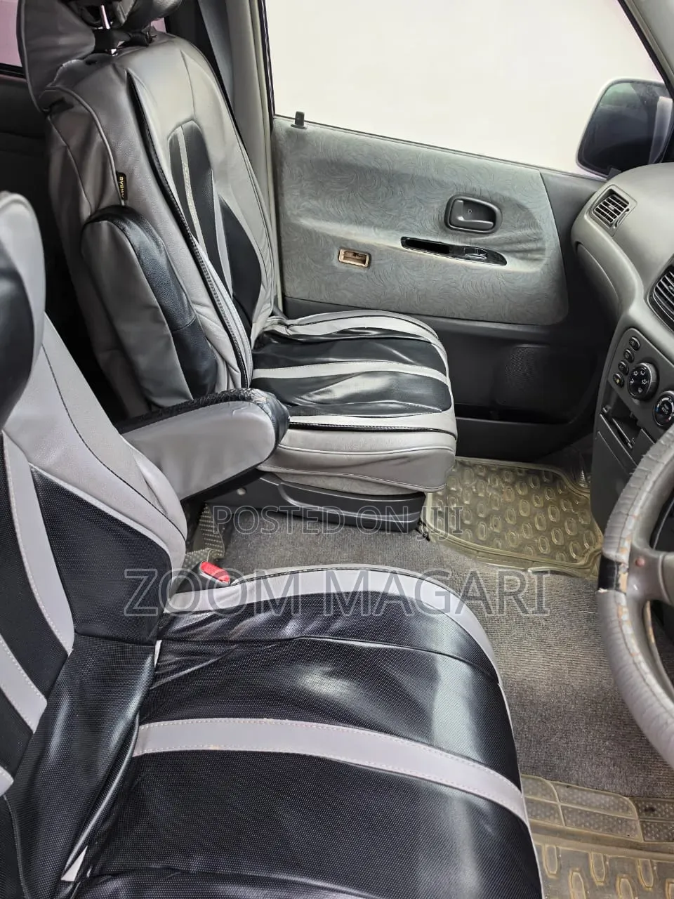 Toyota Noah 2001 White