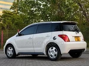 Toyota IST 2004 White