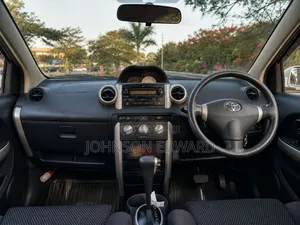 Toyota IST 2004 White