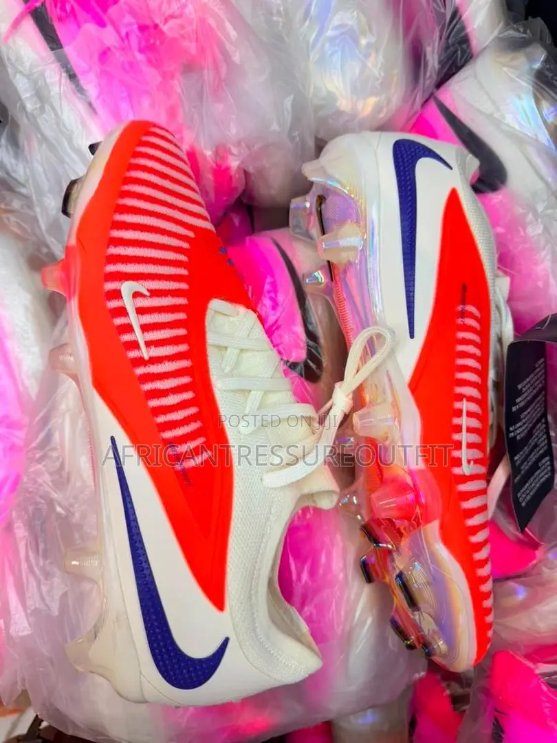 Nike Phantom 6 Pro Low Football Boots
