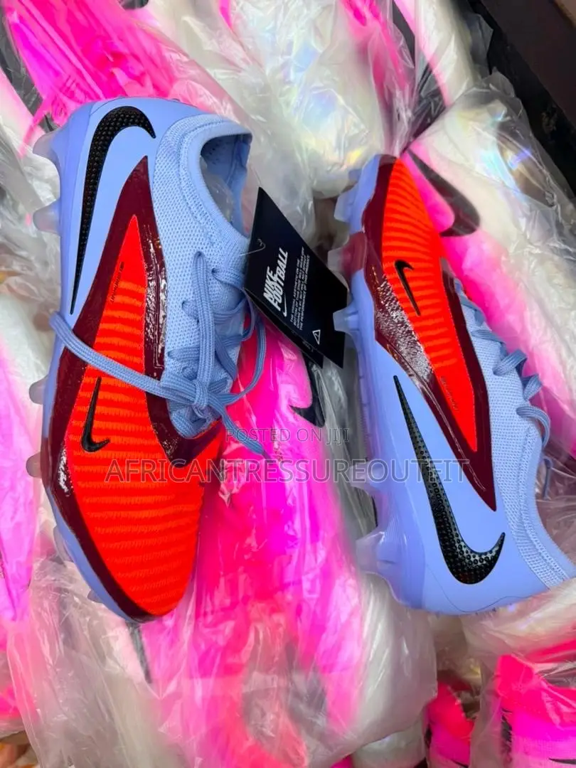 Nike Phantom 6 Pro Low Football Boots