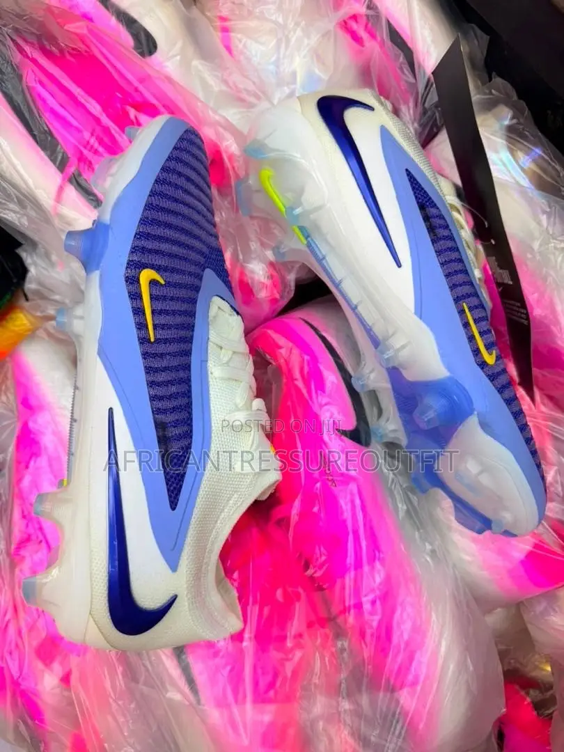 Nike Phantom 6 Pro Low Football Boots