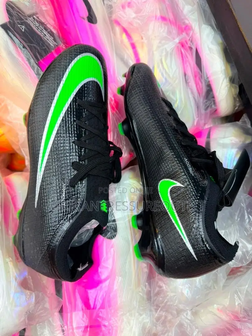 Nike Phantom 6 Pro Low Football Boots