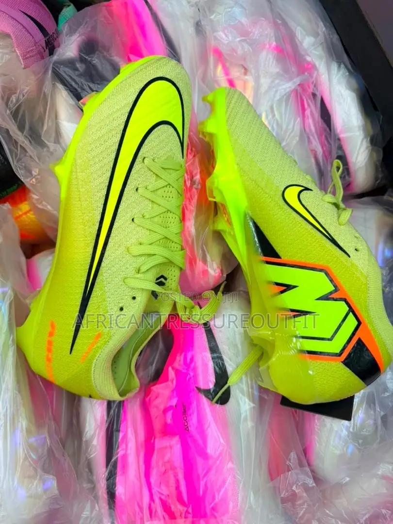 Nike Phantom 6 Pro Low Football Boots