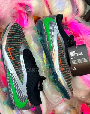 Nike Phantom 6 Pro Low Football Boots