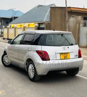Toyota IST 2006 Silver