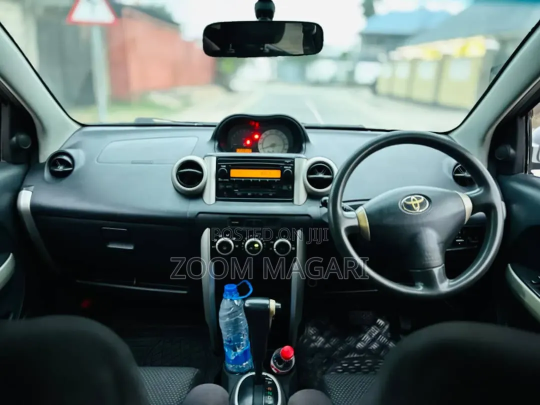 Toyota IST 2006 Silver