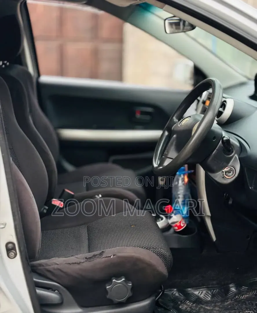 Toyota IST 2006 Silver