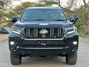 Toyota Land Cruiser Prado 2023 Black