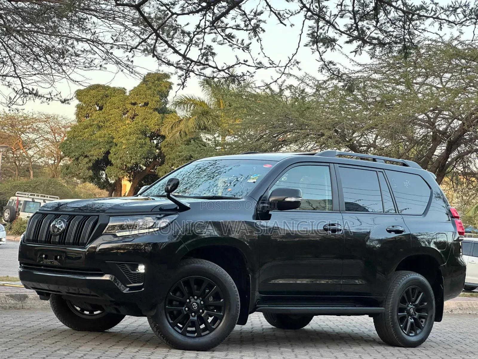 Toyota Land Cruiser Prado 2023 Black