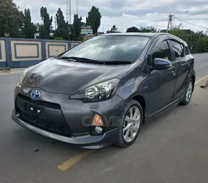 Toyota Aqua 2014 Gray
