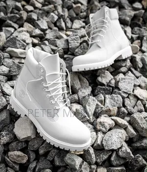 Premium Boot Rangi Zote Kali