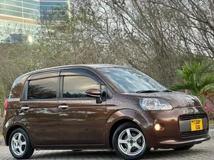 Toyota Porte 2014 Brown