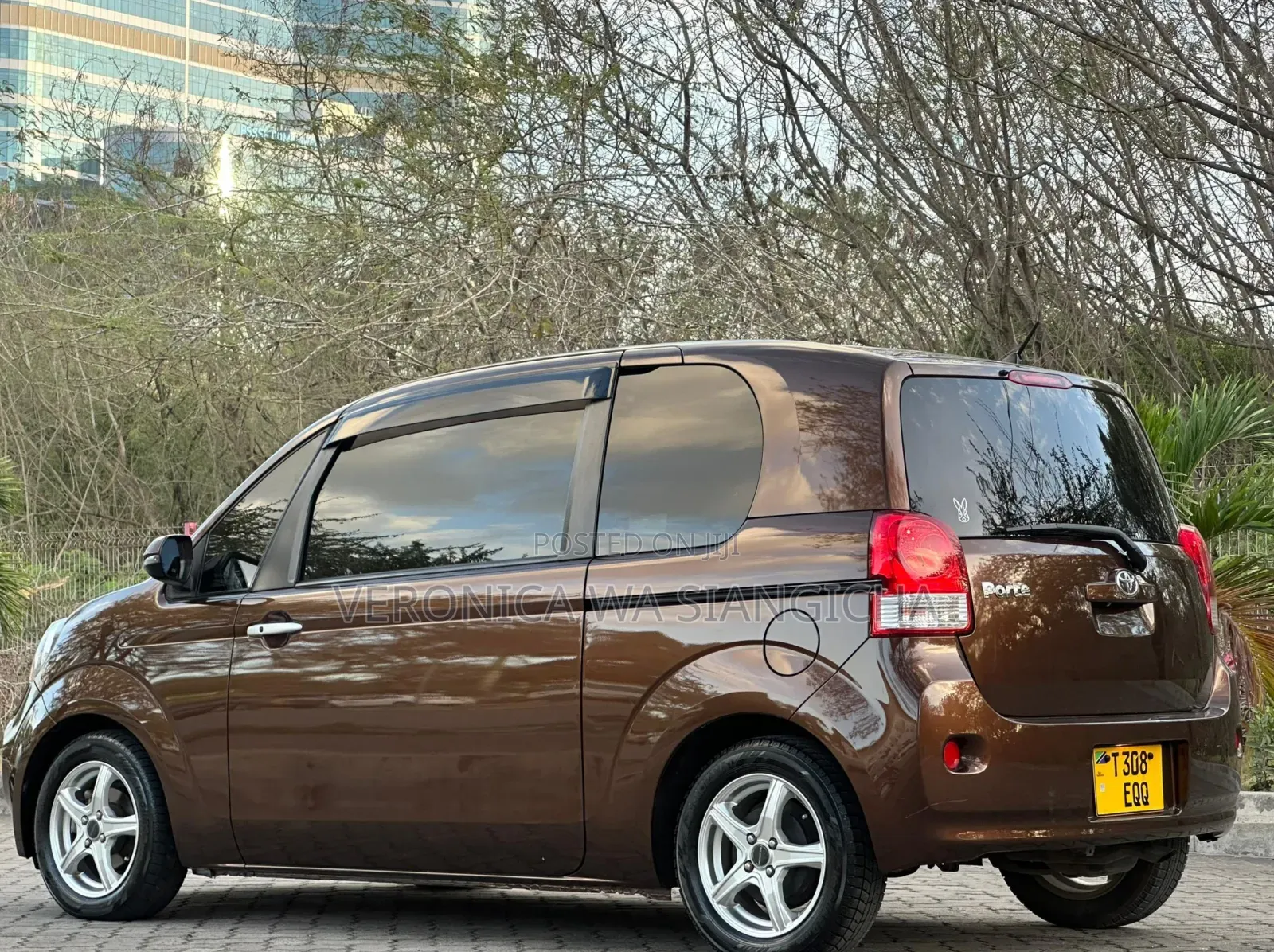 Toyota Porte 2014 Brown