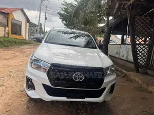 Toyota Hilux Revo Smart Cab Deisel 2.8 AWD 2018 White
