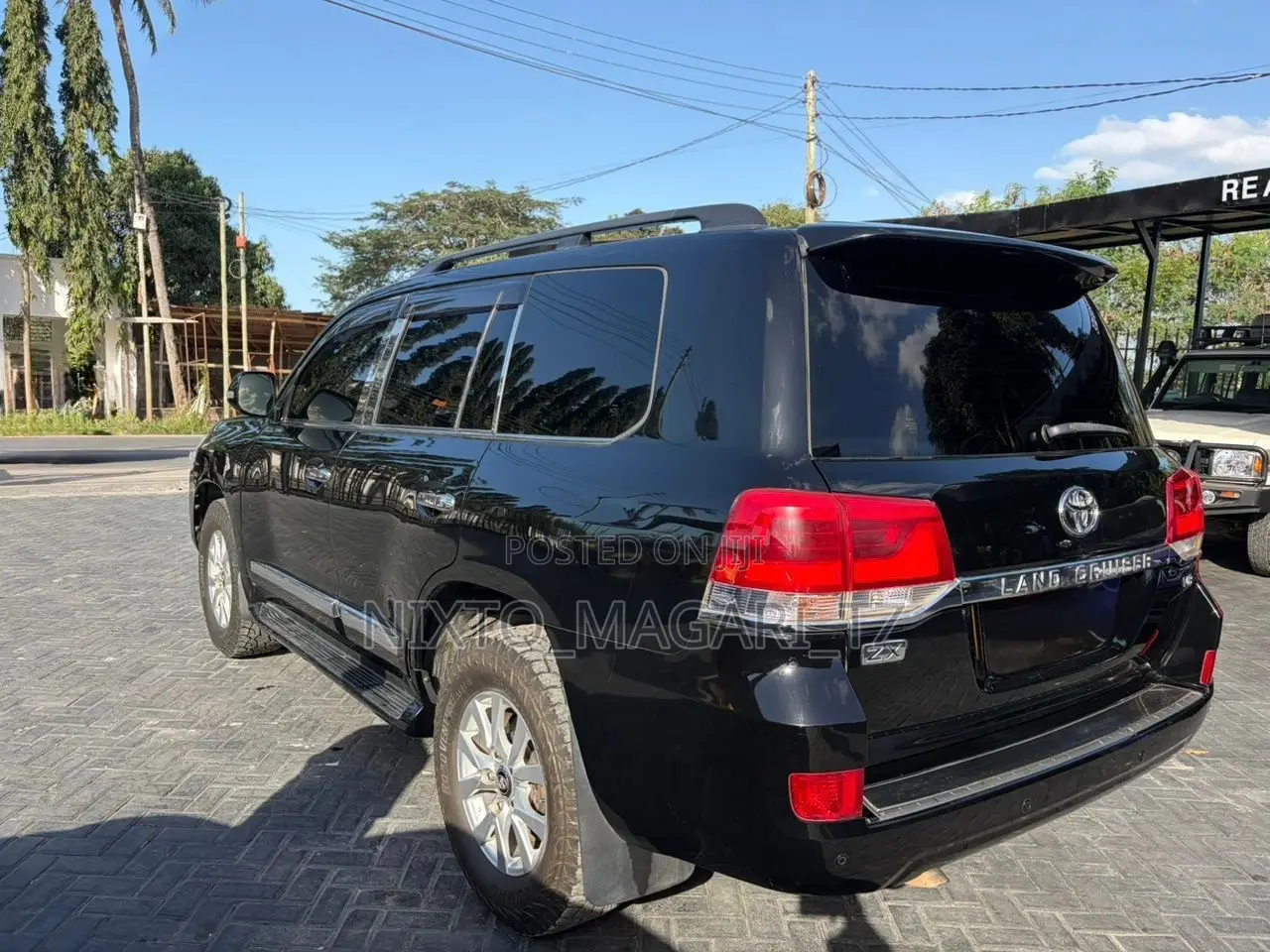 Toyota Land Cruiser 2016 Black