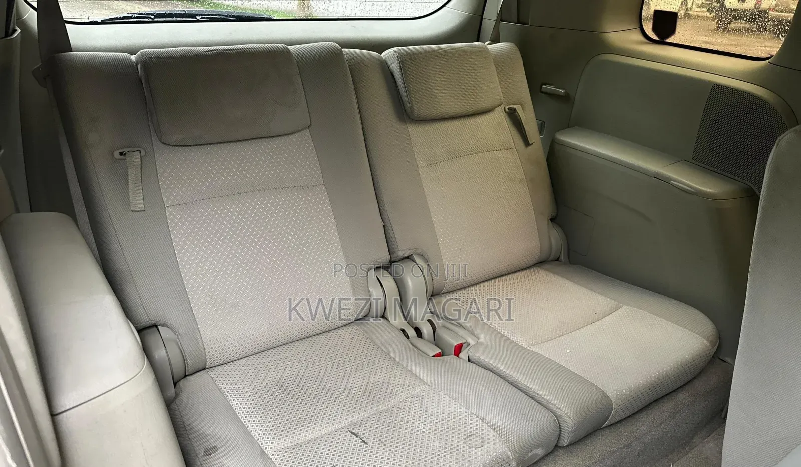 Toyota ISIS 2006 Gray