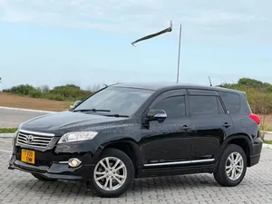 Toyota Vanguard 2010 Black
