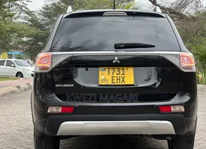 Mitsubishi Outlander 2014 Black