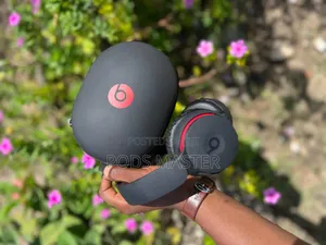 Beats Solo Pro