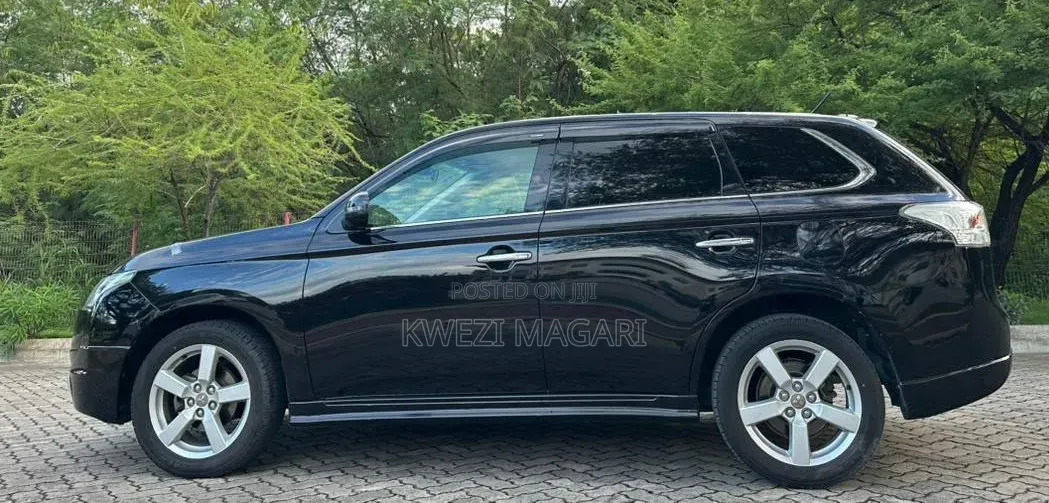 Mitsubishi Outlander 2013 Black