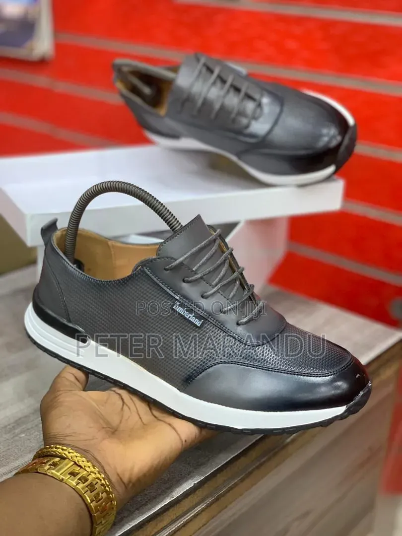 Timberland Leather Sneakers – Smart Casual Look!