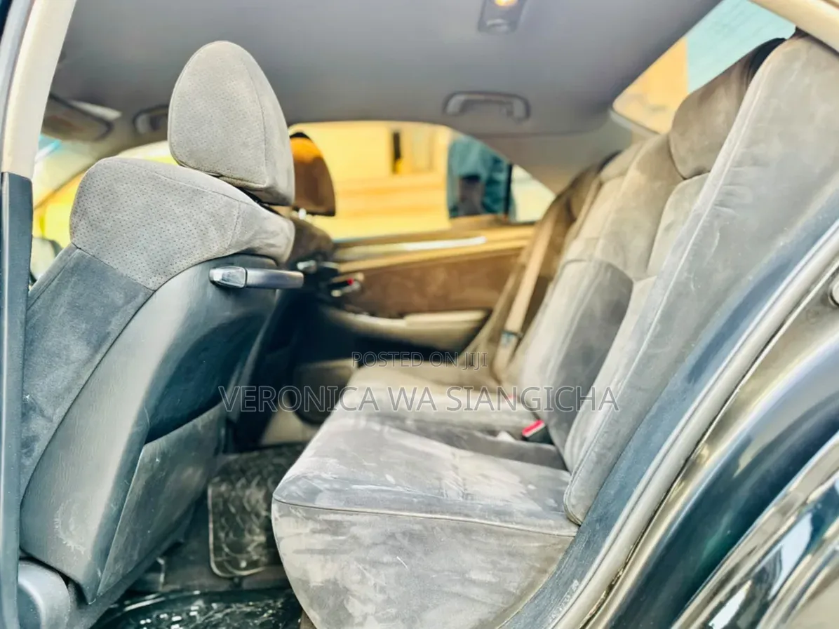 Toyota Crown 2006 Black