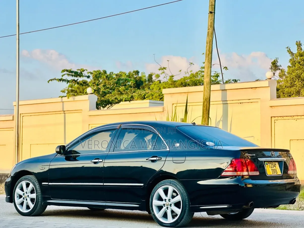 Toyota Crown 2006 Black