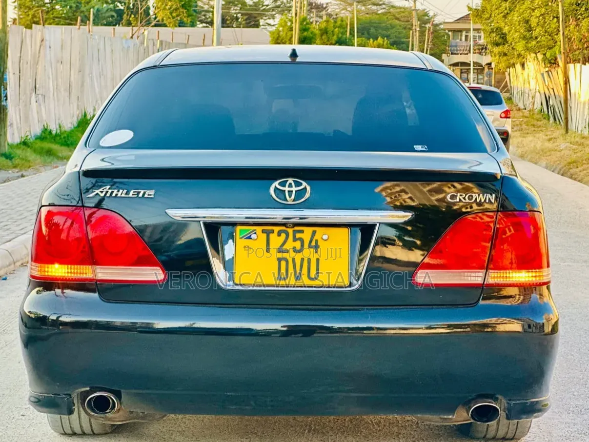 Toyota Crown 2006 Black