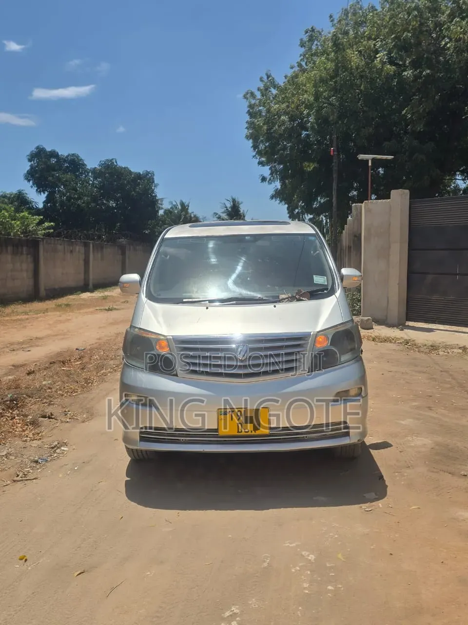 Toyota Alphard 2004 Silver