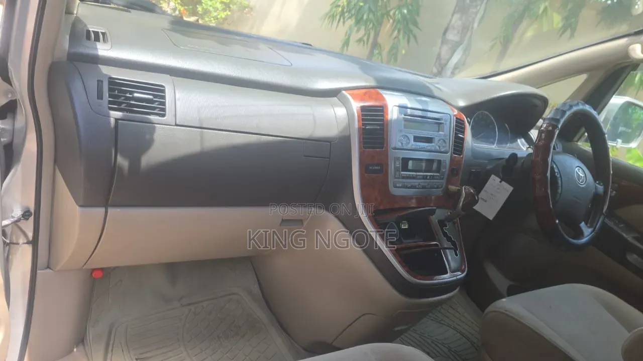 Toyota Alphard 2004 Silver