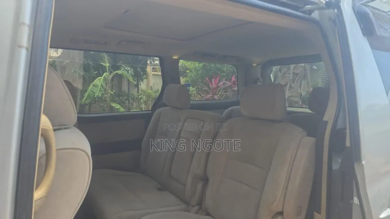 Toyota Alphard 2004 Silver