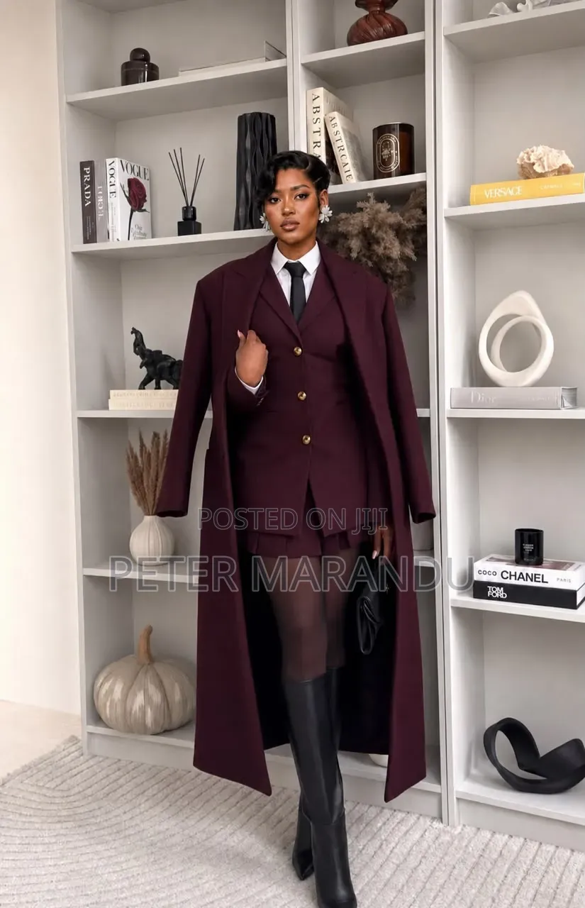Suti Kali Ya Kike 3-Piece (Sketi Ya Rinda, Koti & Overcoat Refu)