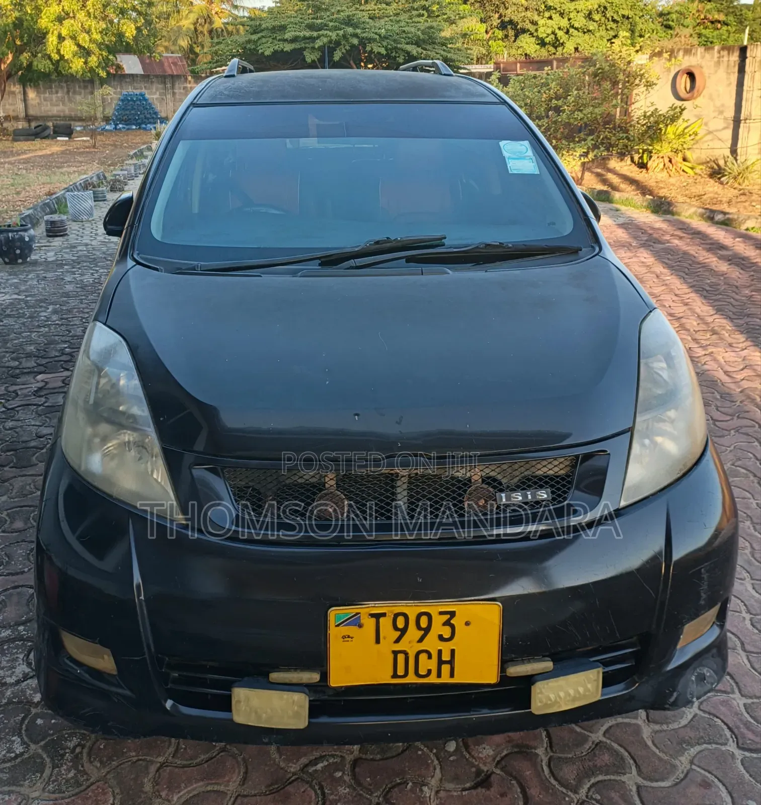 Toyota ISIS 2005 Gray