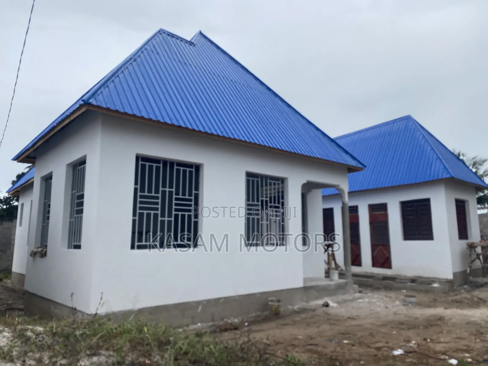 11bdrm House in Mkombozi, Msongola for sale