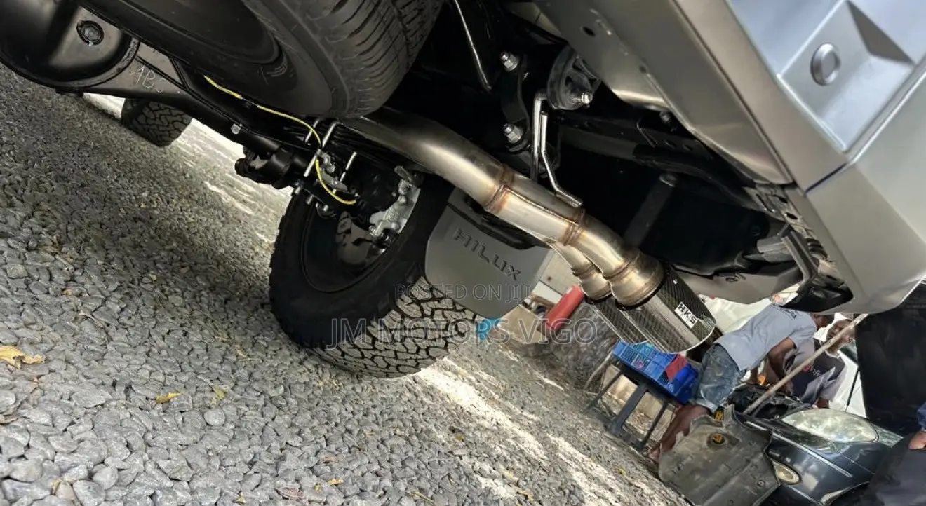 New Toyota Hilux 2026 Gray