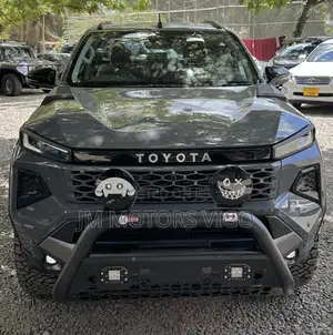 New Toyota Hilux 2026 Gray