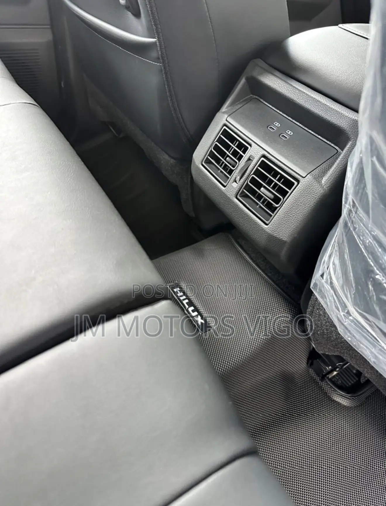 New Toyota Hilux 2026 Gray