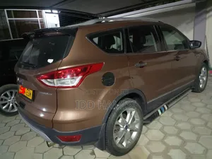 Ford Kuga 2013 Brown