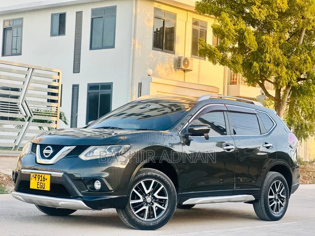 Nissan X-Trail 2.0 Petrol FWD 2013 Gray