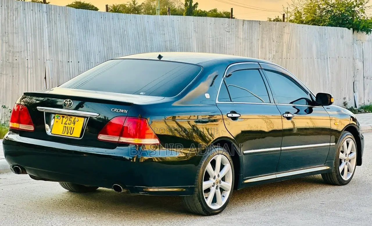 Toyota Crown 2006 Matt Black