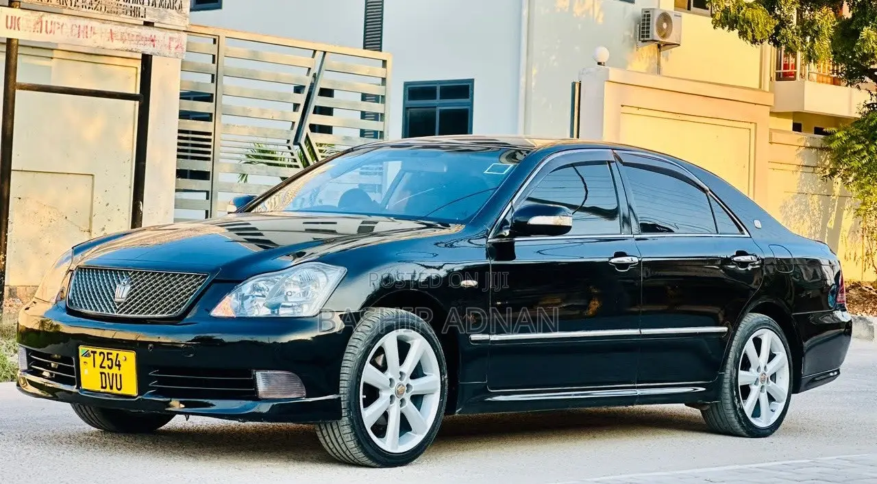 Toyota Crown 2006 Matt Black
